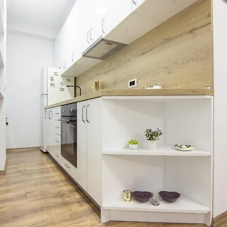 Apartment Dea's Center Tirana